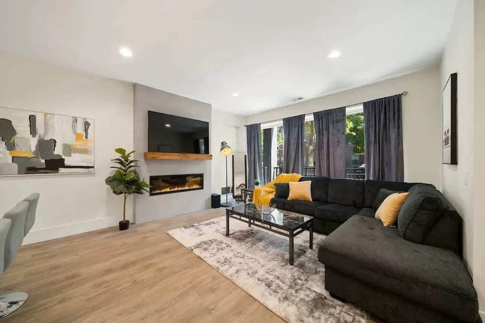 New Two Bed Condo by United Center With Balcony