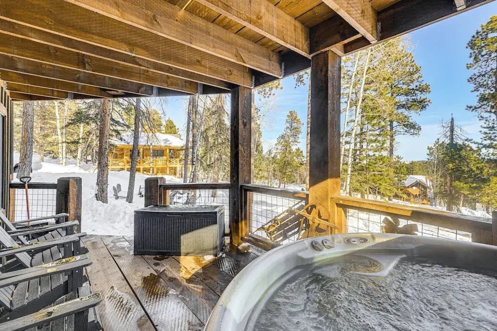 5 Mi to Terry Peak: Spacious Lead Cabin w/ Hot Tub