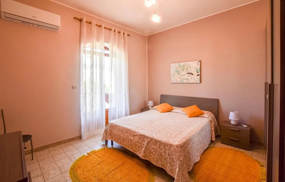 Nice Apartment in Guardavalle Marina With 1 Bedrooms