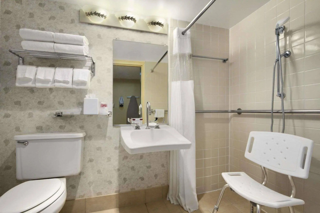 DoubleTree by Hilton Virginia Beach