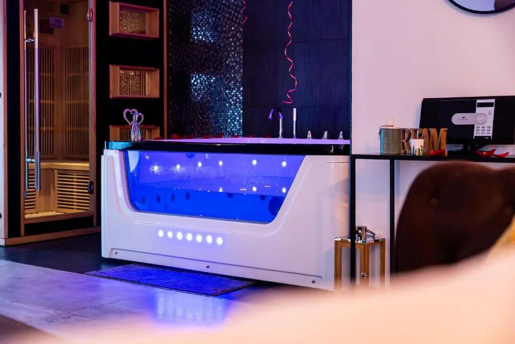 Suite and Spa 21
