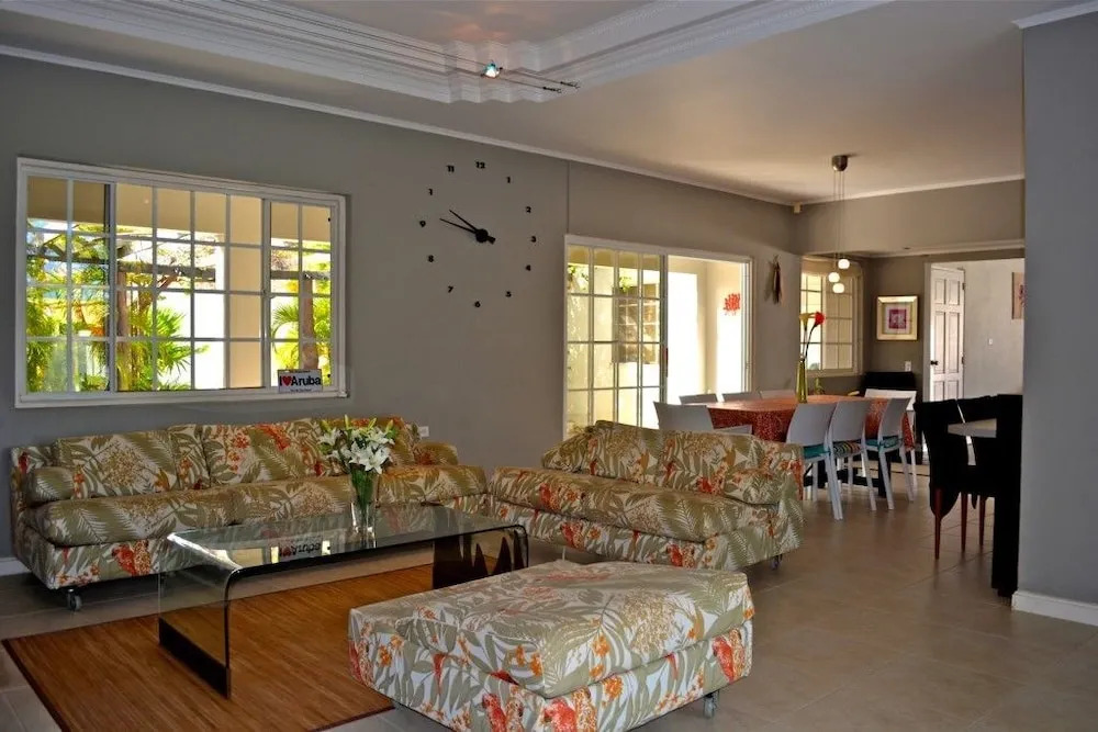 Parrot Villa