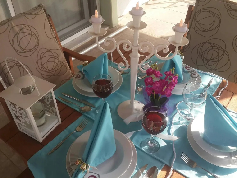 Family Friend Villa Pool 3b 1 Alacati Cesme