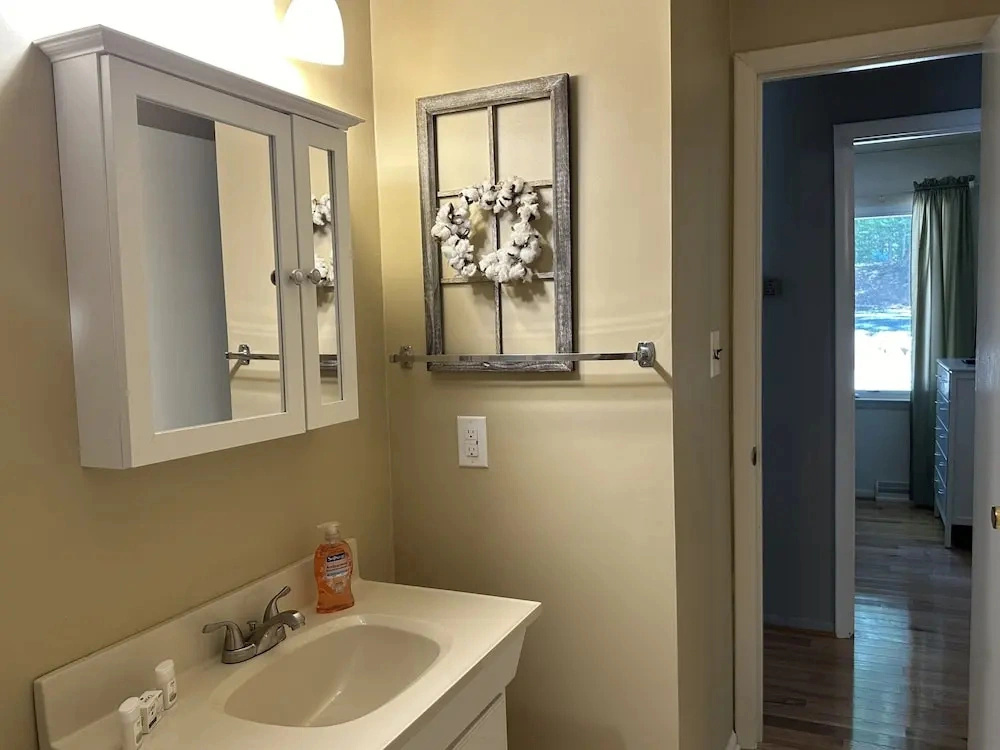 Humble Hideaway - Inviting Lakefront Home With Firepit, Balcony & W/D - Dog-friendly