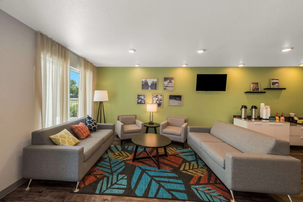 WoodSpring Suites West Palm Beach