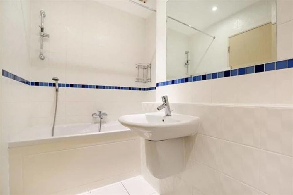 Modern and trendy 4 bed townhouse in Bristol