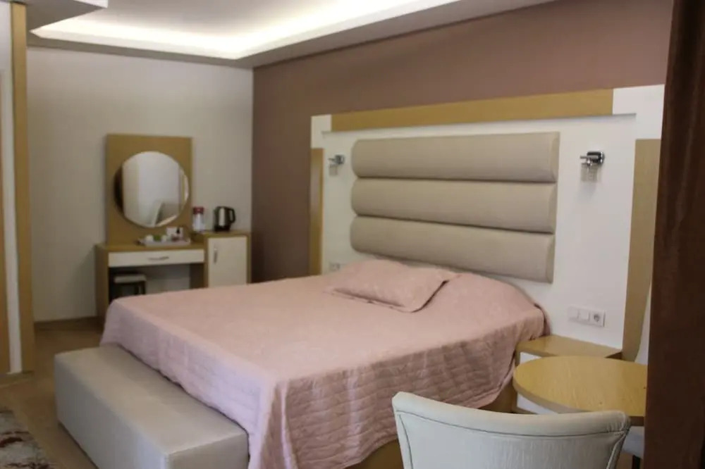 Urla Tarihi Han Otel