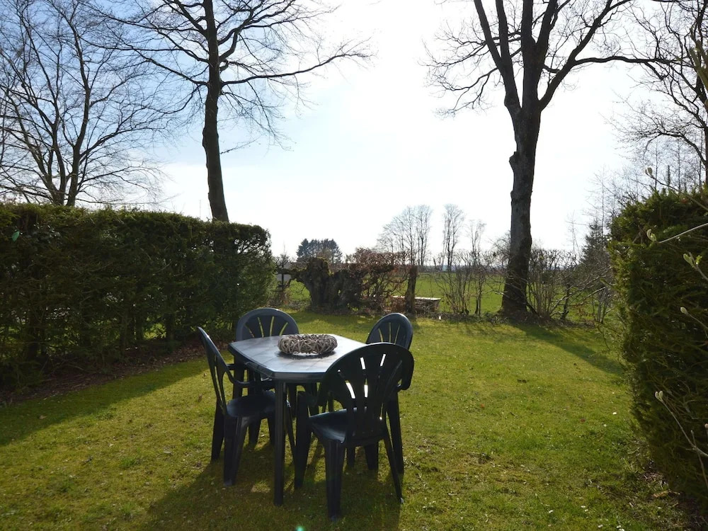 Spacious Holiday Home in Mont with Garden