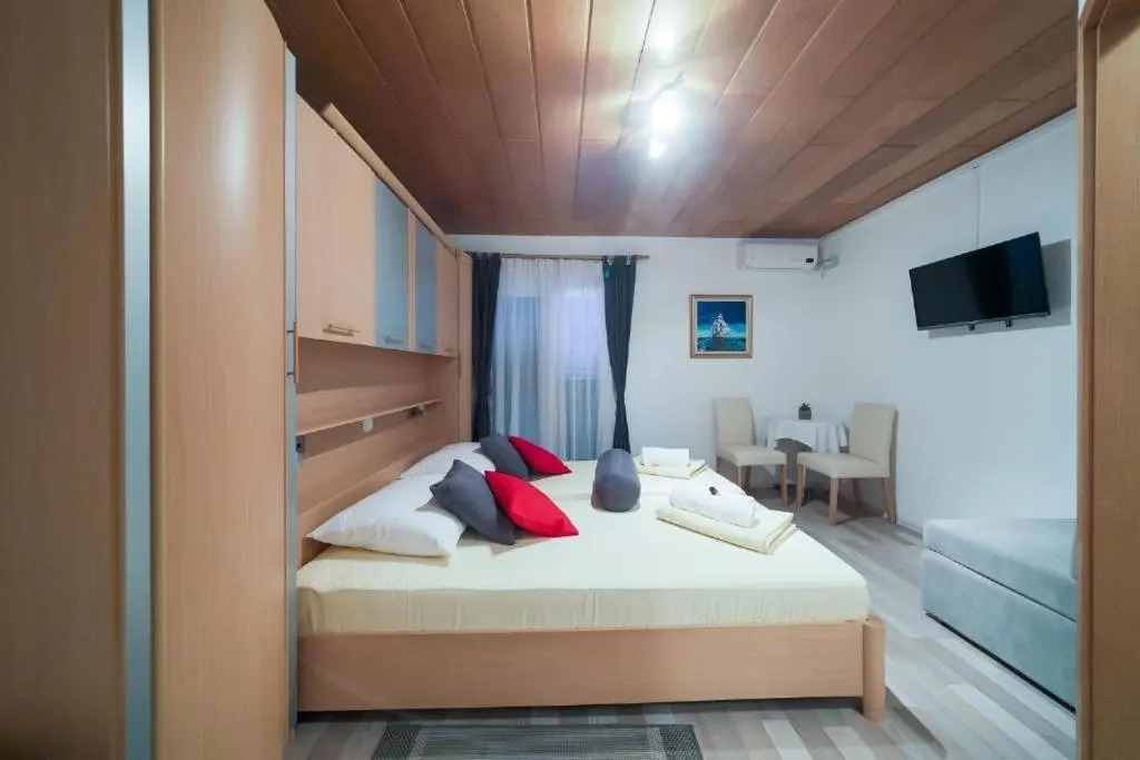 Lanterna Rooms