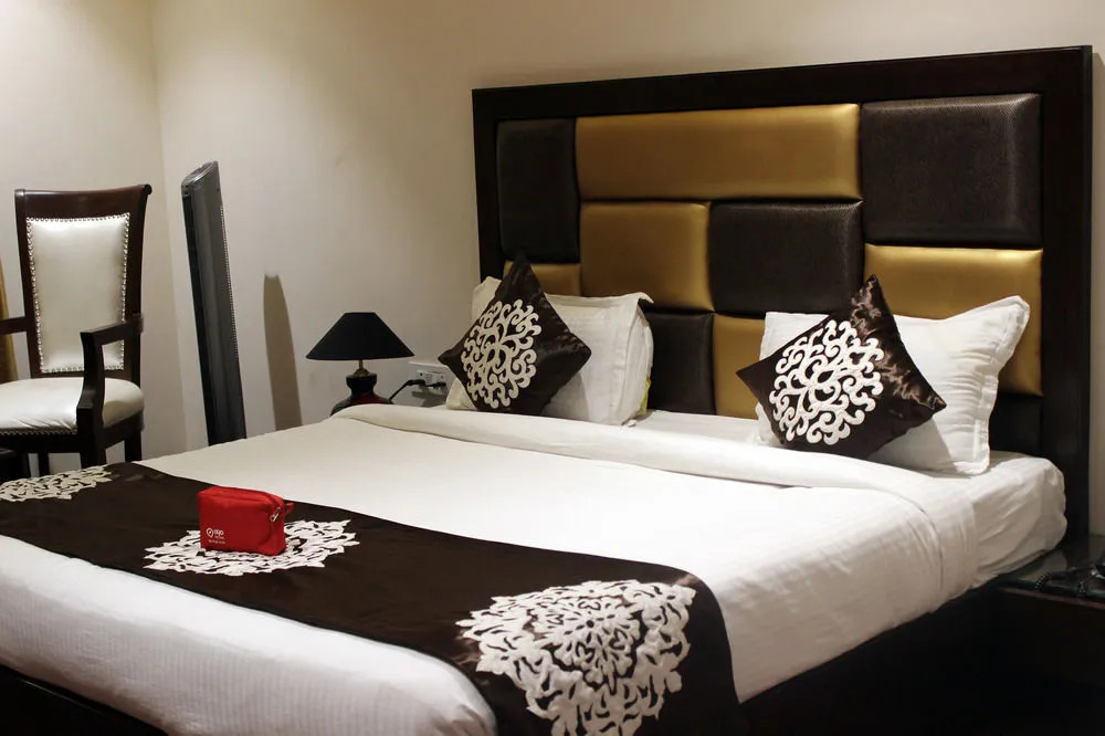 OYO 550 Hotel Aura Grand Residency