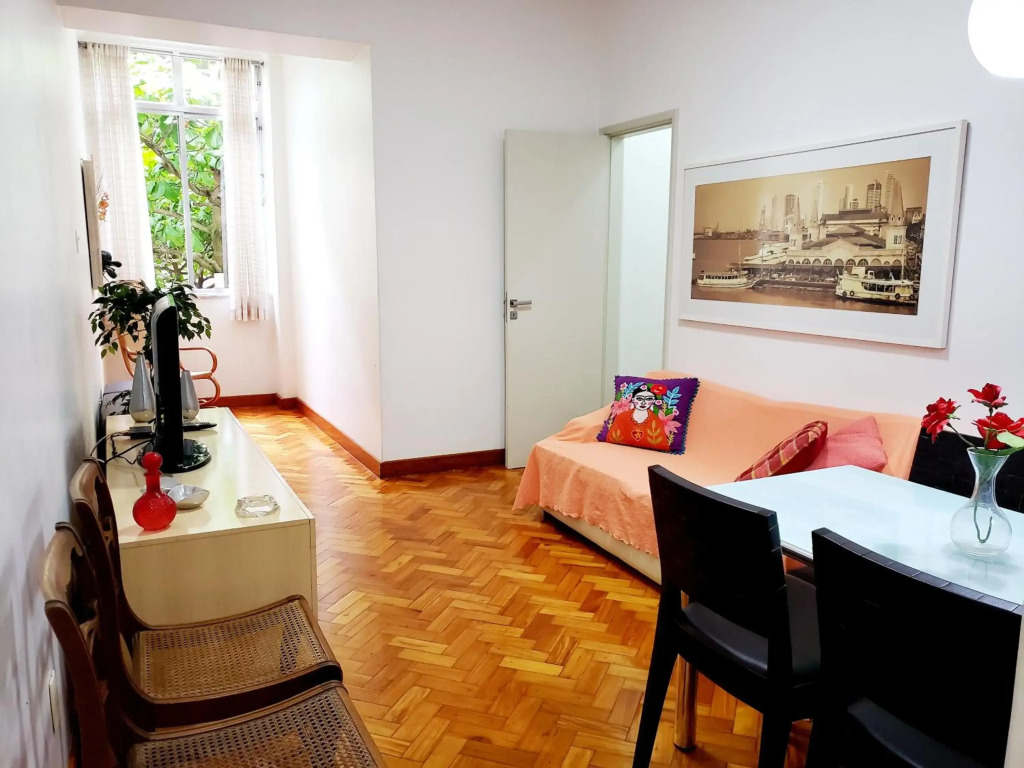 Apartamento COPACABANA REFORMADO - 400m da PRAIA, 2 QUARTOS, Portaria 24h, Wi-Fi, Ar condicionado, Cozinha Completa, Churrasqueira no prédio