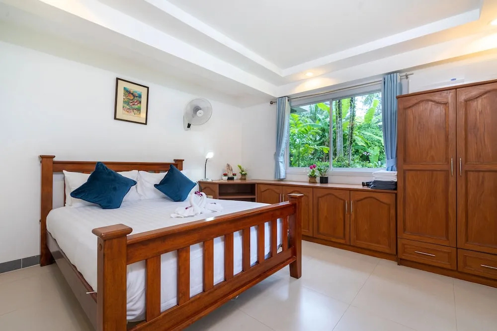 Kamala Beach Front Villas