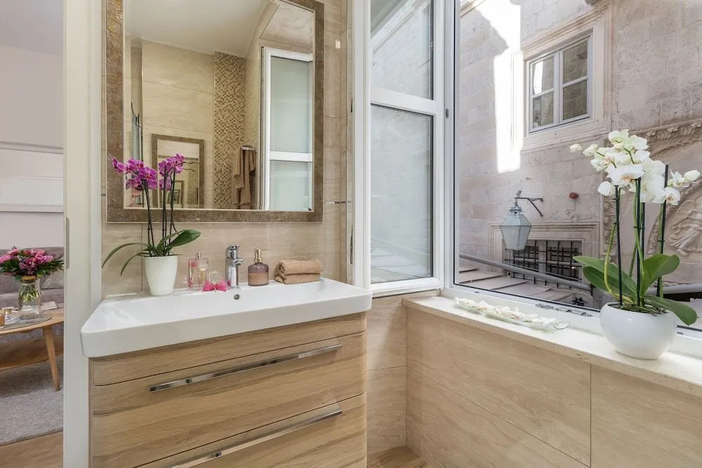 Apartments & Rooms Perla