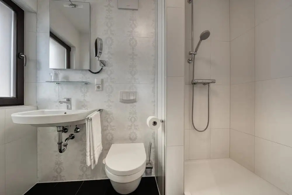 Hotel ladresse garni