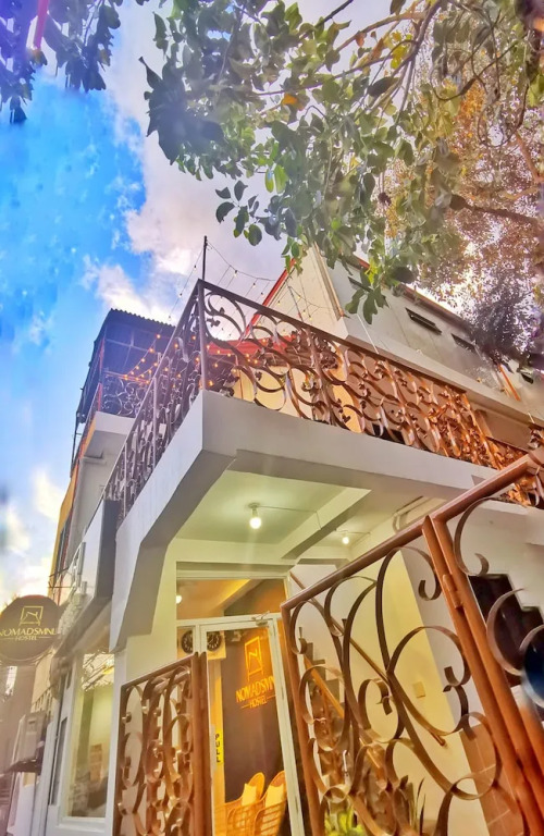 NomadsMNL Airport Hostel