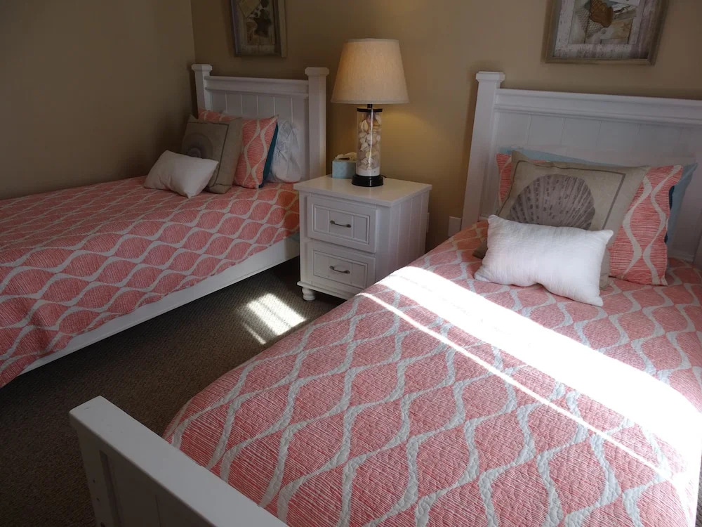 Bay Oaks E-82 2 Bedrooms 2 Bathrooms Apts