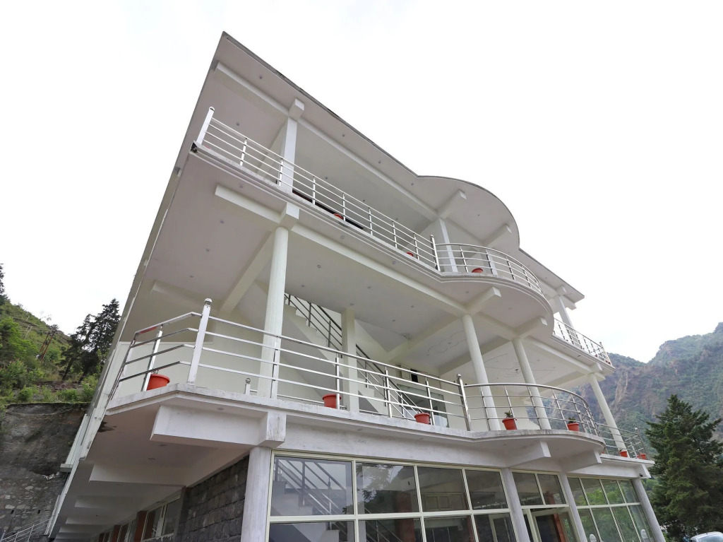 OYO 14158 The Kempty Fall Resort