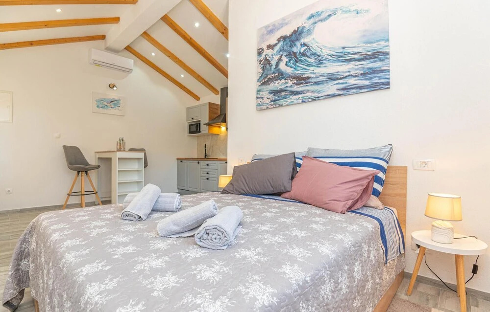3 Bedroom Cozy Home In Skradin