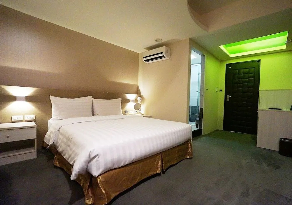 HI YES Hotel