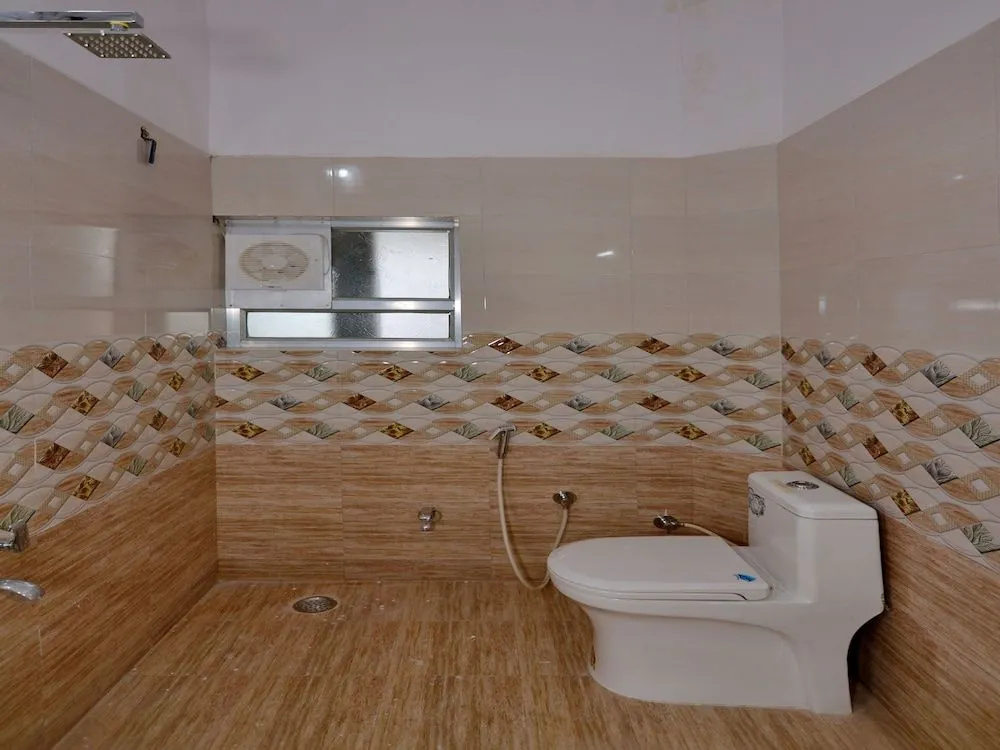 OYO 16577 Hotel Rajshree