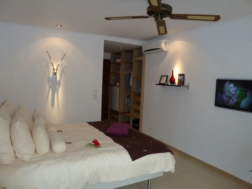 Birdcage Gay Men Resort and Lifestyle Hotel