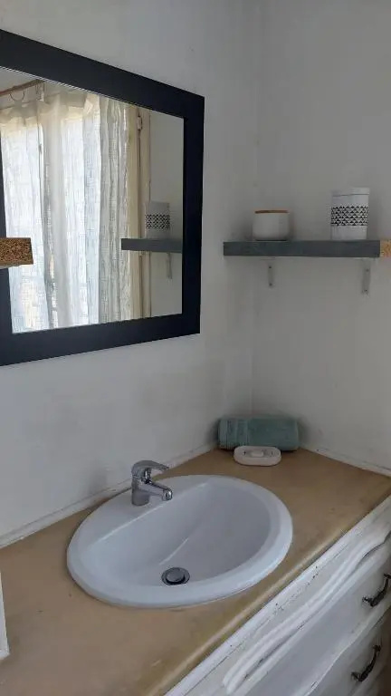 **** VERY CENTRAL Ajaccio 36 rue Fesch, cosy flat in city center pedestrian street, up to 4 people ****