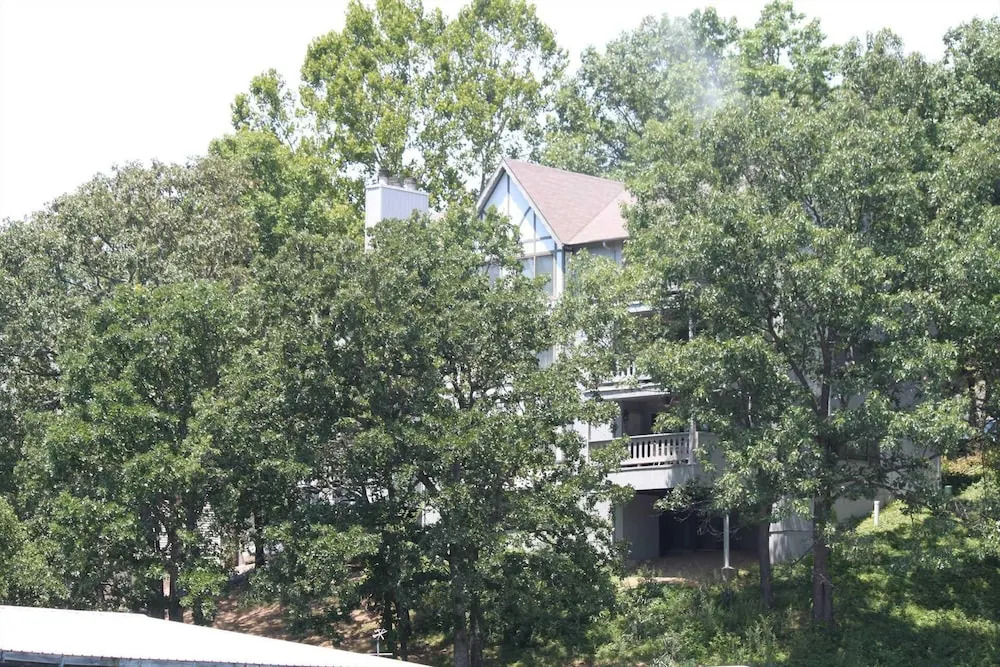 Swiss Village - 2 Br Condo