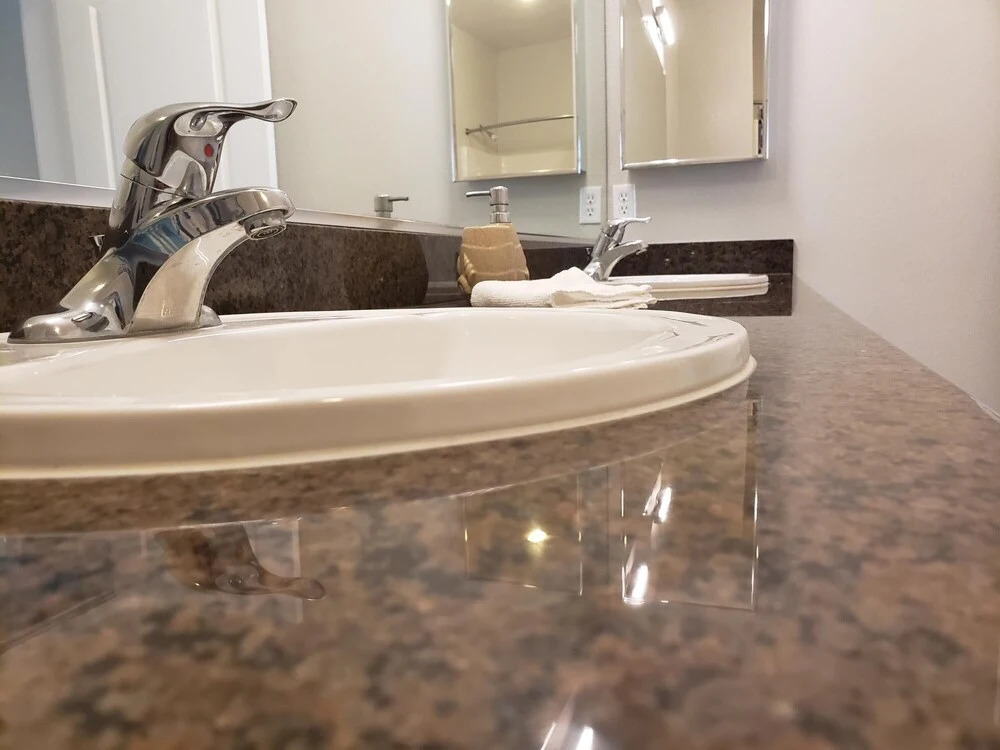 Yes it s Right 2 Suites and 3 Baths in the Heart of San Diego FB2