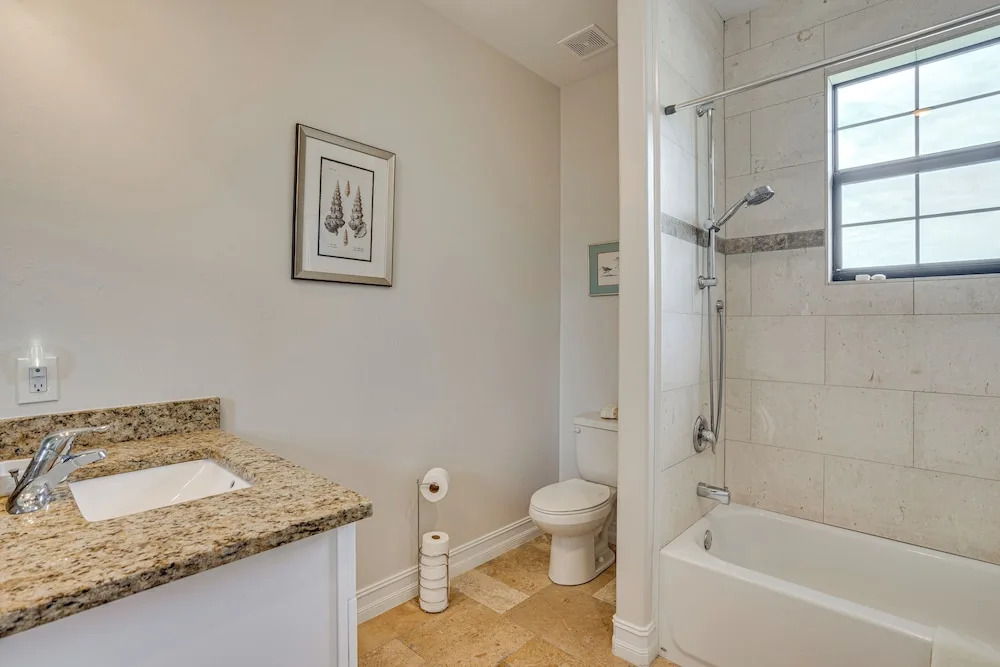 Punta Gorda Home: Great for Nurses & Professionals