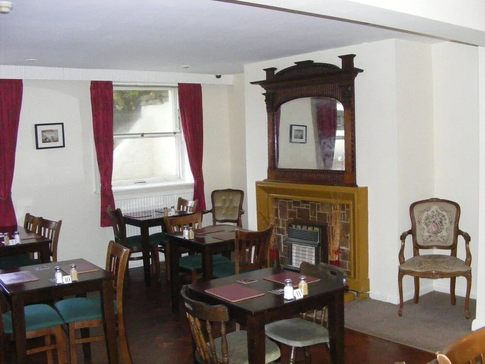Highlander Hotel