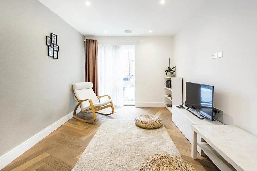 100 New King's Road · Incredible Two Bed Apartment In Parsons Green