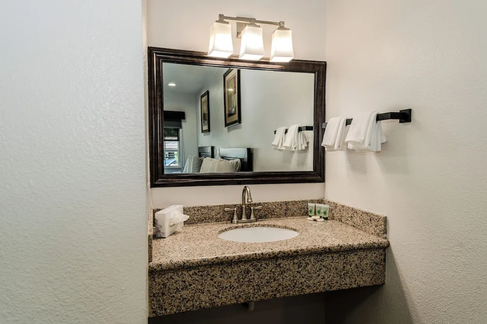 Monterey Surf Inn