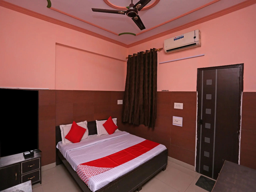 OYO 35450 Bombay Central Hotel