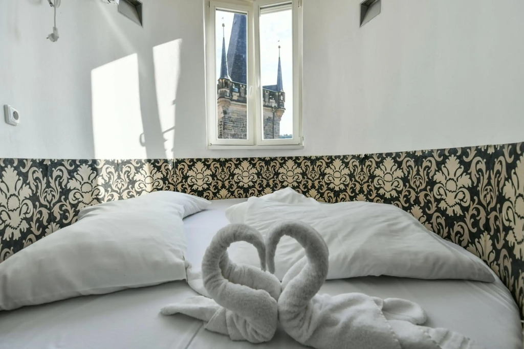 Charles Bridge Hostel & Apartments
