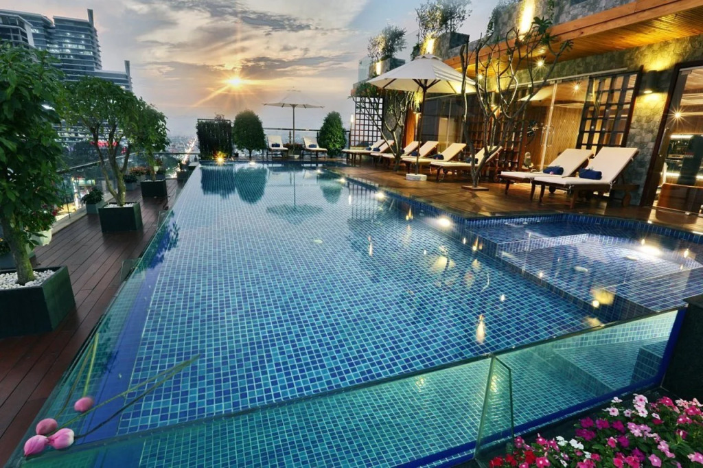 Lotus Saigon Hotel