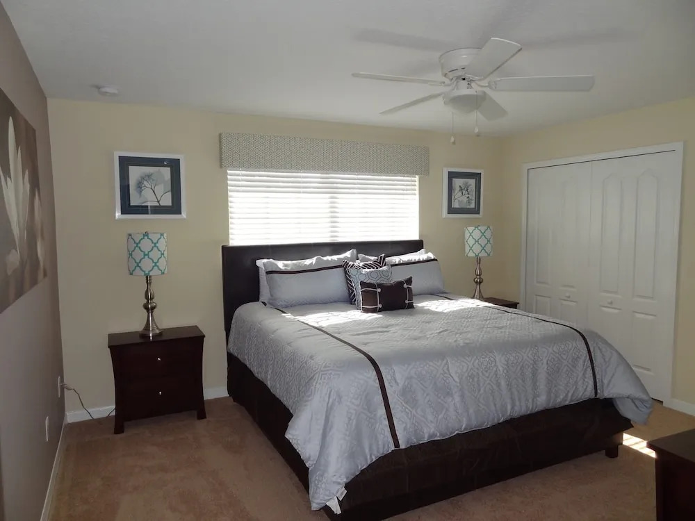 4BR Paradise Palms Townhome 8897 by OVRH