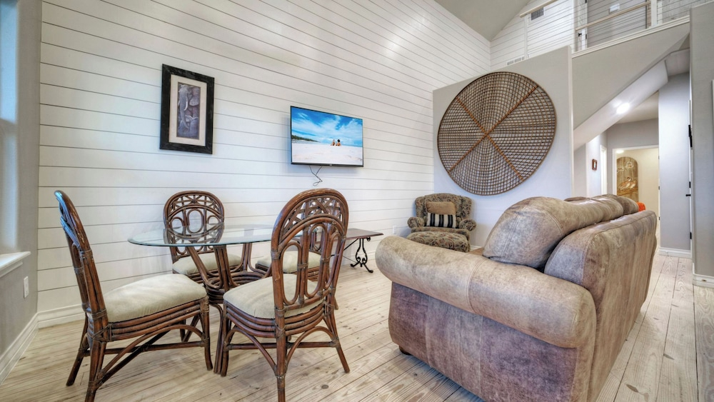 Laguna Village Haven by AvantStay