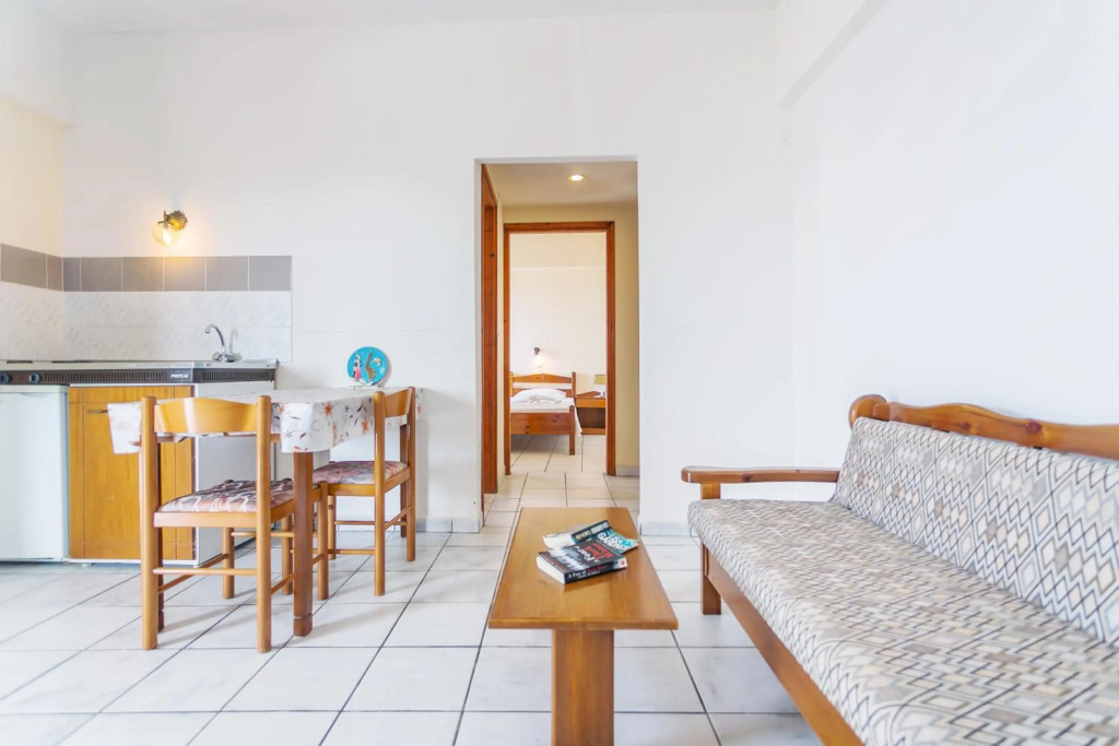 Yiannis Ηotel