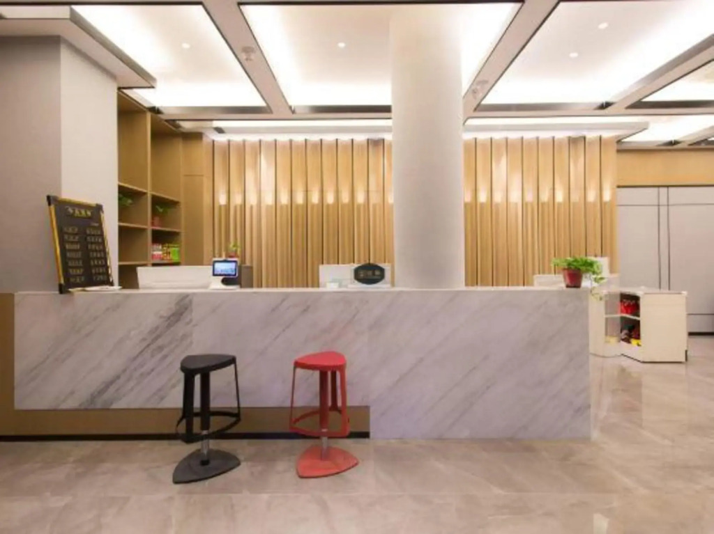 Dongfang Juyi Hotel (Zhengzhou East Railway Station Kailin IFC)
