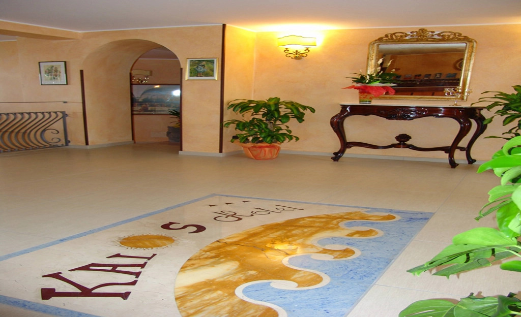 Kalos Hotel