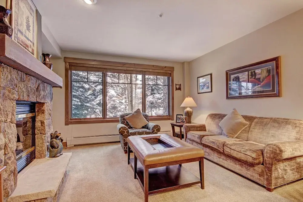 Ski-in 1br  Steps To Gondola + Main St, Sleeps 4 1 Bedroom Condo by RedAwning