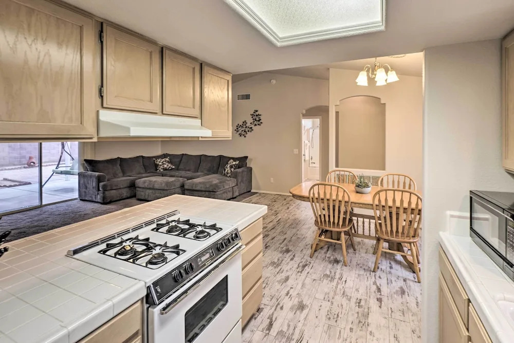 Fort Mohave Home w/ Hot Tub: 4 Mi to CO River!