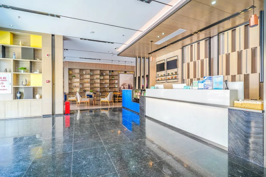Echarm Hotel (Zhuhai Qinglü Road Riyuebei Grand Theatre)