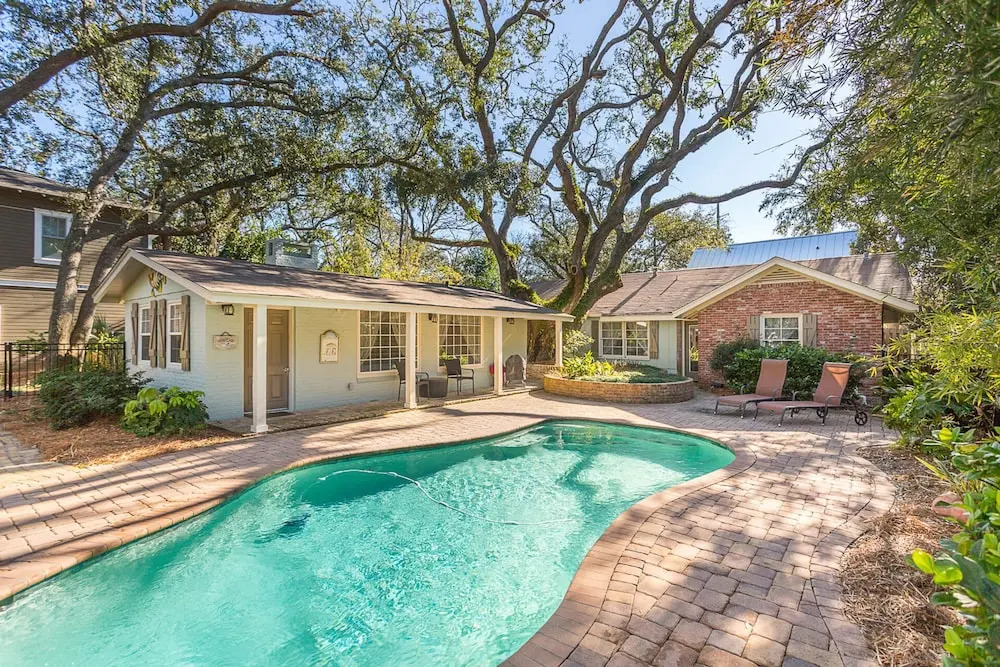 4311 6th Street by Hodnett Cooper