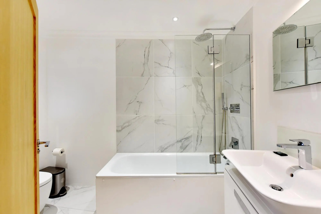 Stunning Sloane Square 2 Bed 2.5 Bath £2.5 million