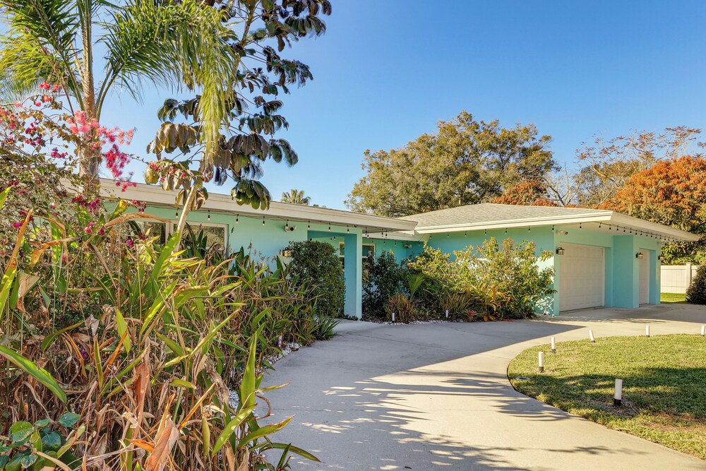 Heated Pool w/ No Fee! Vero Beach Oasis Near Ocean