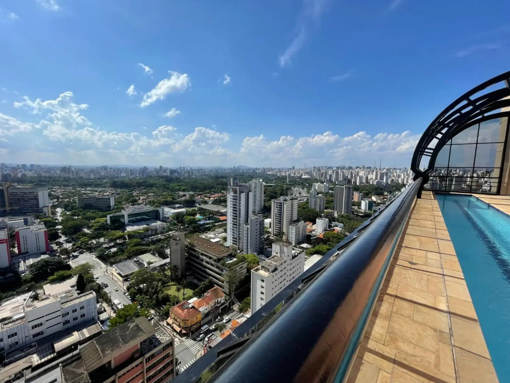 Apartamento encantador com piscina e garagem