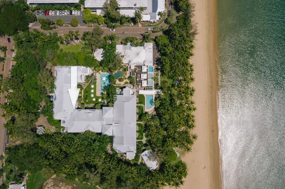 Absolute Beachfront at Alamanda 62