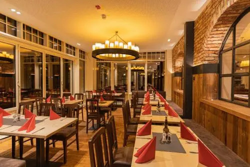 Brauerei Gasthaus Lohhof im Münchner Norden, direkt an der S1, nähe vom Flughafen, Zentrum, A92, Allianz Arena, Ruderregatta und Schießanlage G- Hochbrück entfernt, Internationale Küche