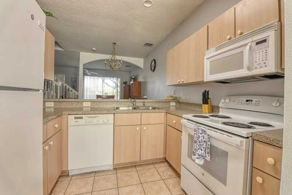 3-Bedroom Fiesta Key Townhome 3 Townhouse by RedAwning